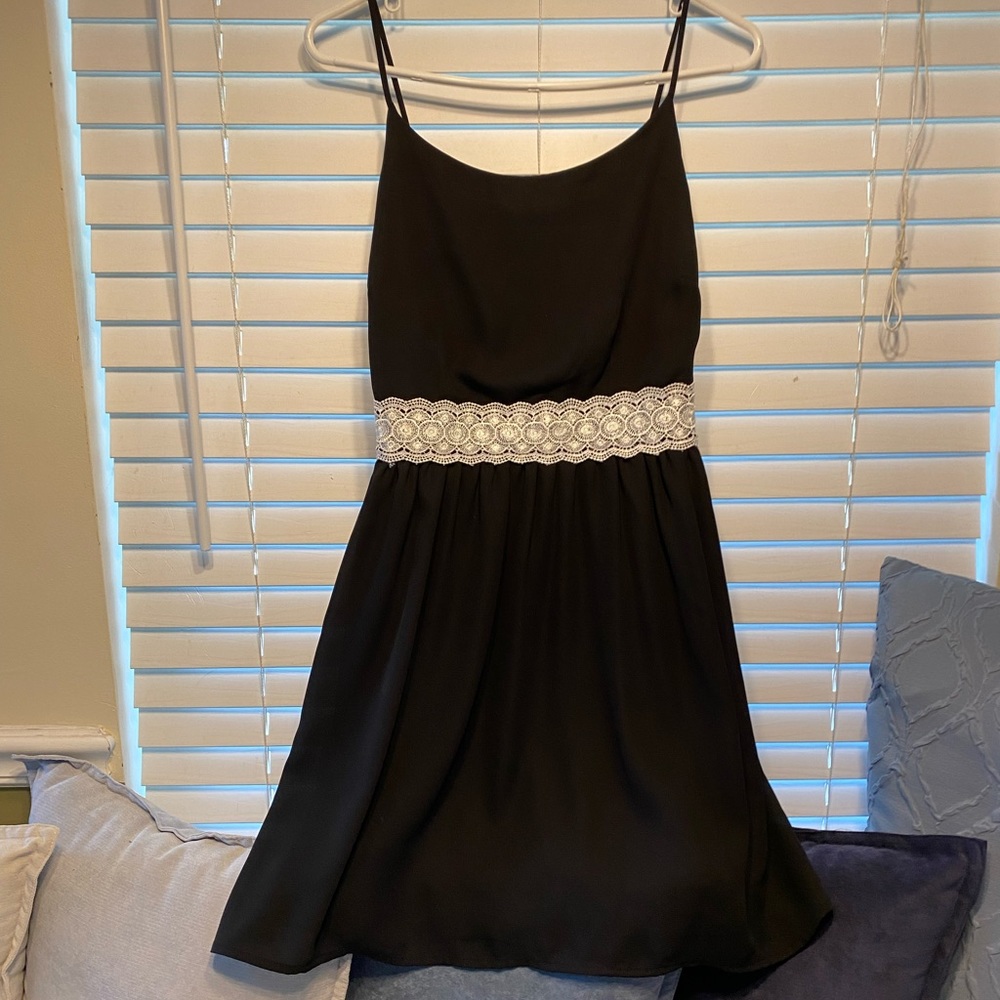 Fin & Clover Navy Crepe Strappy Dress L